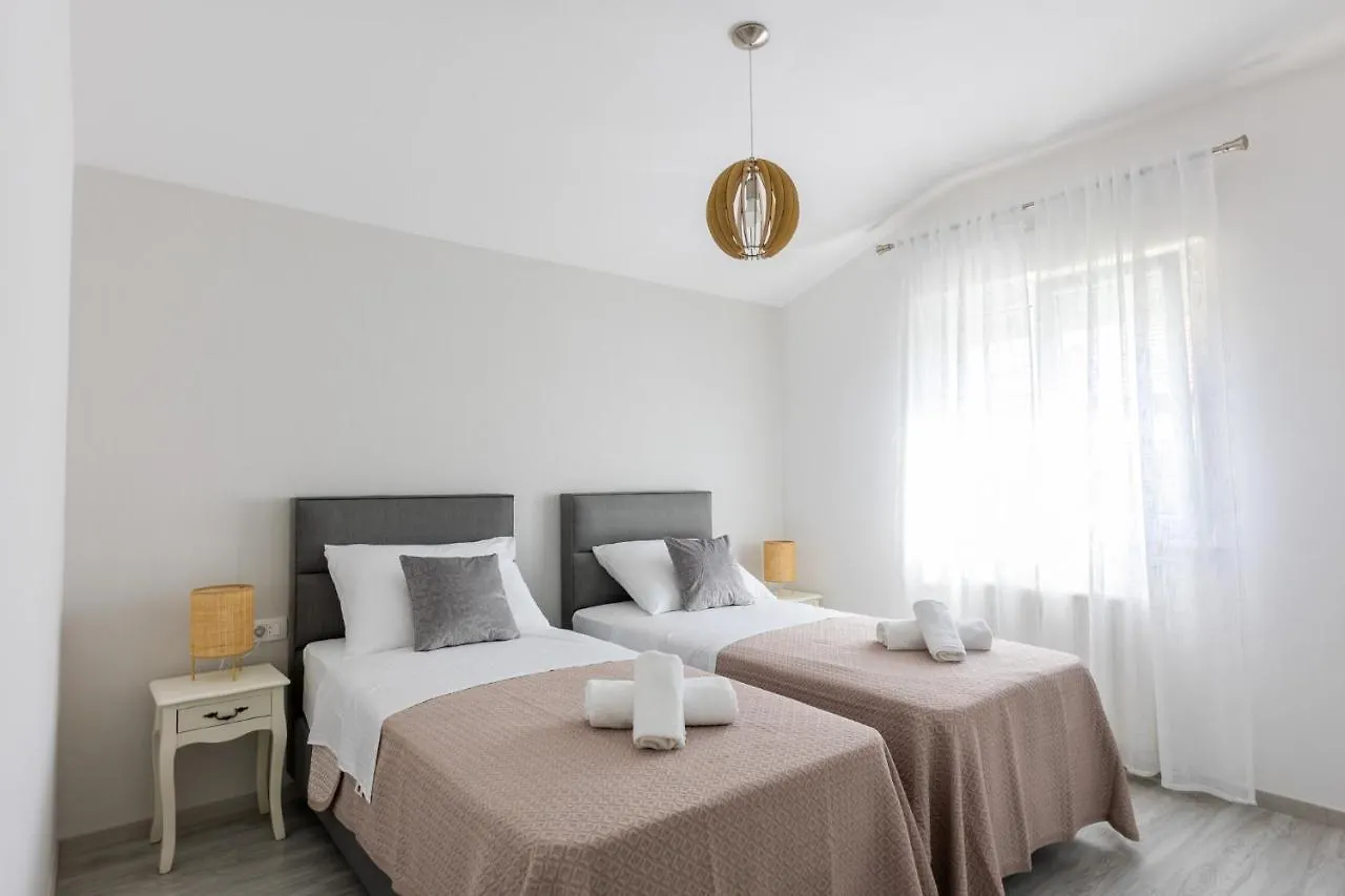 Apartment Apartman Sisters - Free Parking Trogir Croatia