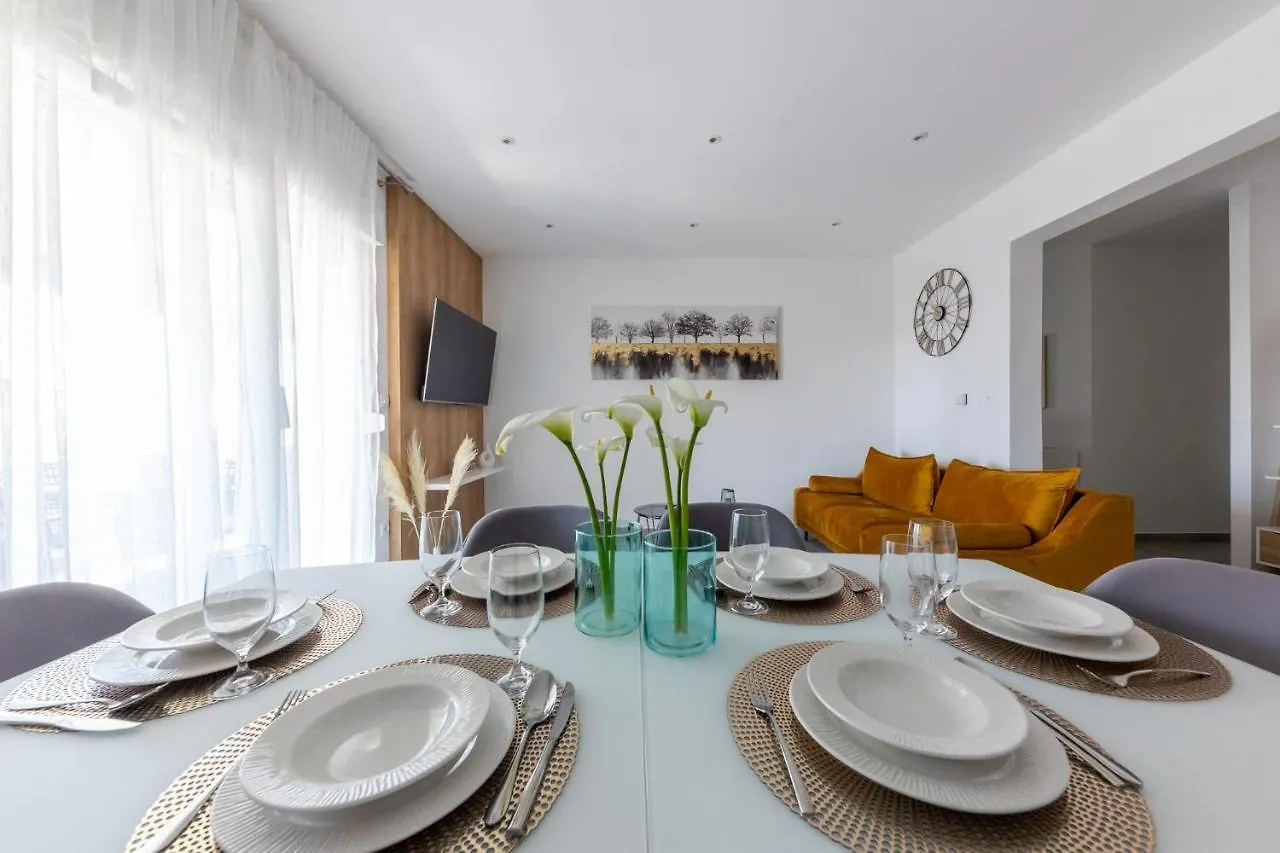 Apartman Sisters - Free Parking Trogir Apartment