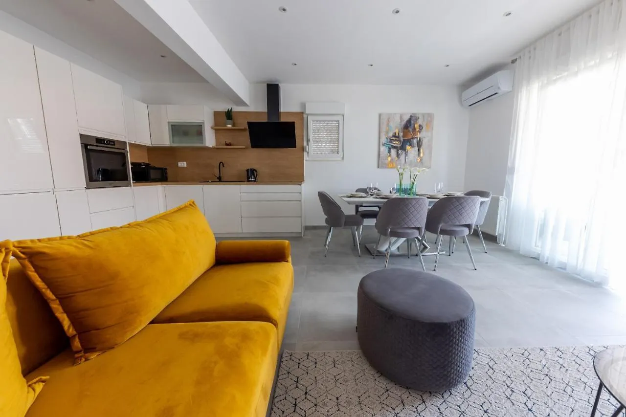 Apartman Sisters - Free Parking Trogir Apartment
