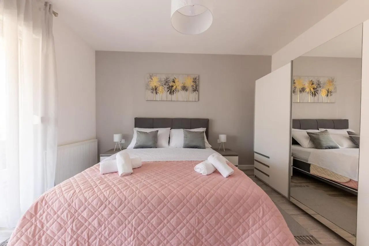 Apartman Sisters - Free Parking Trogir Apartment