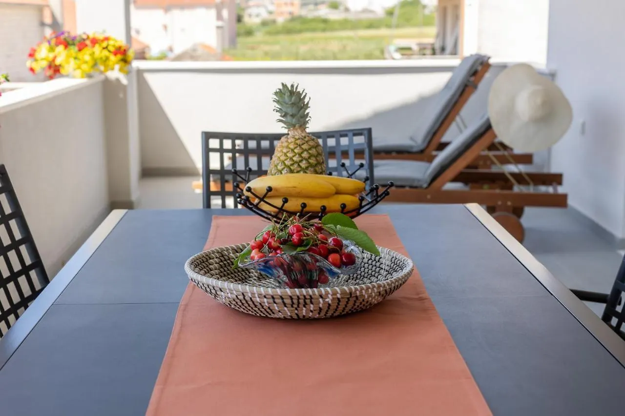 Apartman Sisters - Free Parking Trogir 0*,  Croatia