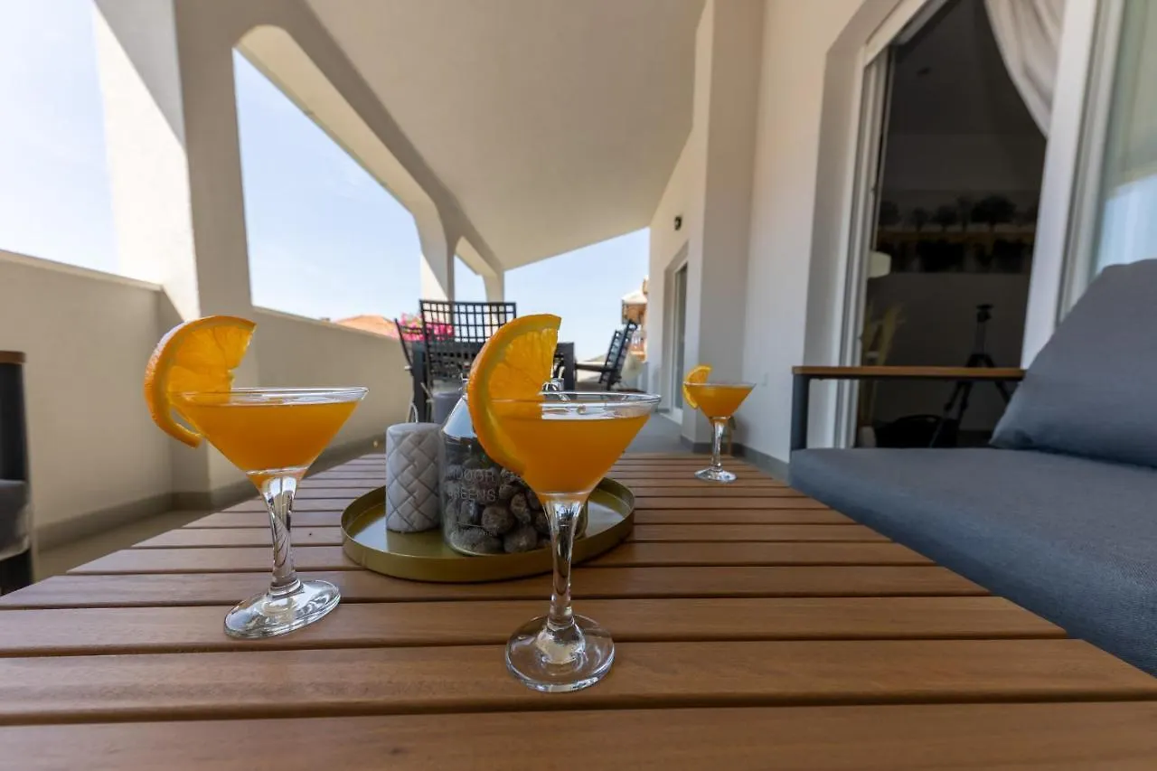Apartman Sisters - Free Parking Trogir 0*,  Croatia
